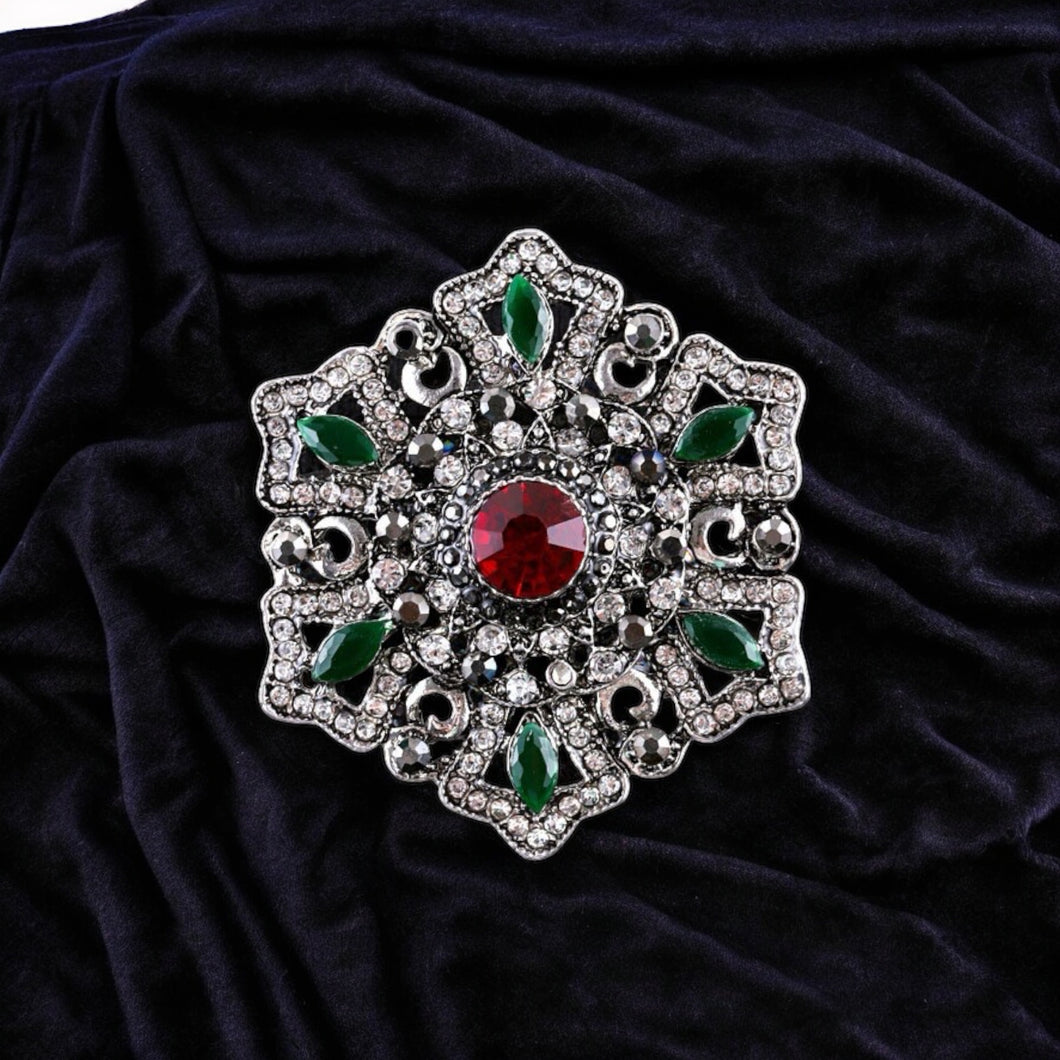 Vintage baroque brooch (hexagon)