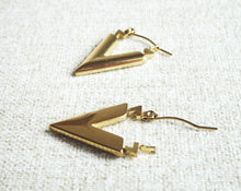 Load image into Gallery viewer, TRIGONO earrings