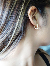 Load image into Gallery viewer, AMOUR PETITE earrings