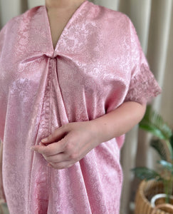 KHAYLA satin kaftan in pink