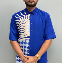Load image into Gallery viewer, Short-sleeved batik shirt (blue)