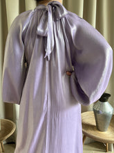 Load image into Gallery viewer, AMINA abaya in lilac