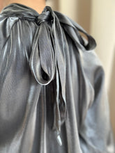 Load image into Gallery viewer, AMINA abaya in grey