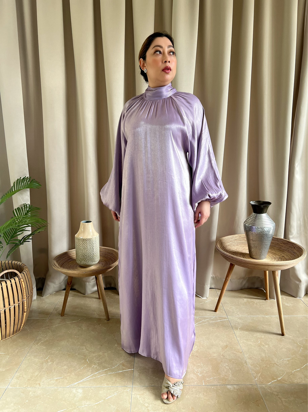 AMINA abaya in lilac