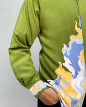 Load image into Gallery viewer, Long-sleeved batik shirt (green)